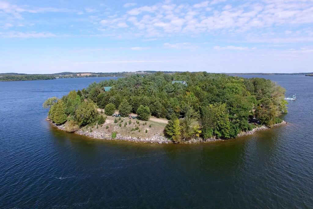 25 Acre island, island spirits, grasshopper island, rice lake: weddings, university, anniversaries, birthday bachelor/ette parties.