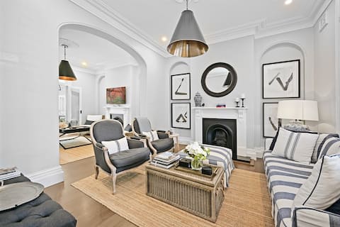 PURE PERFECTION- SUBLIME HAMPTON'S STYLE ABODE