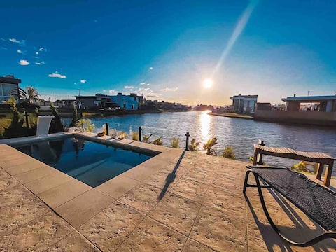 Condomin Rivieira, Beautiful sunset, lakefront