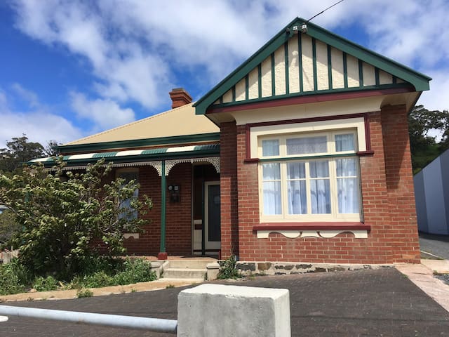 Red Rock House (4 bedrooms)