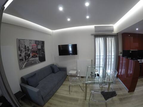 Top performing Airbnb: chriss apartment in ΑΜΠΕΛΟΚΗΠΟΙ ΙΙ