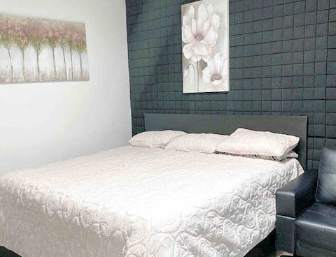 Cute little studio, great stop for road trip