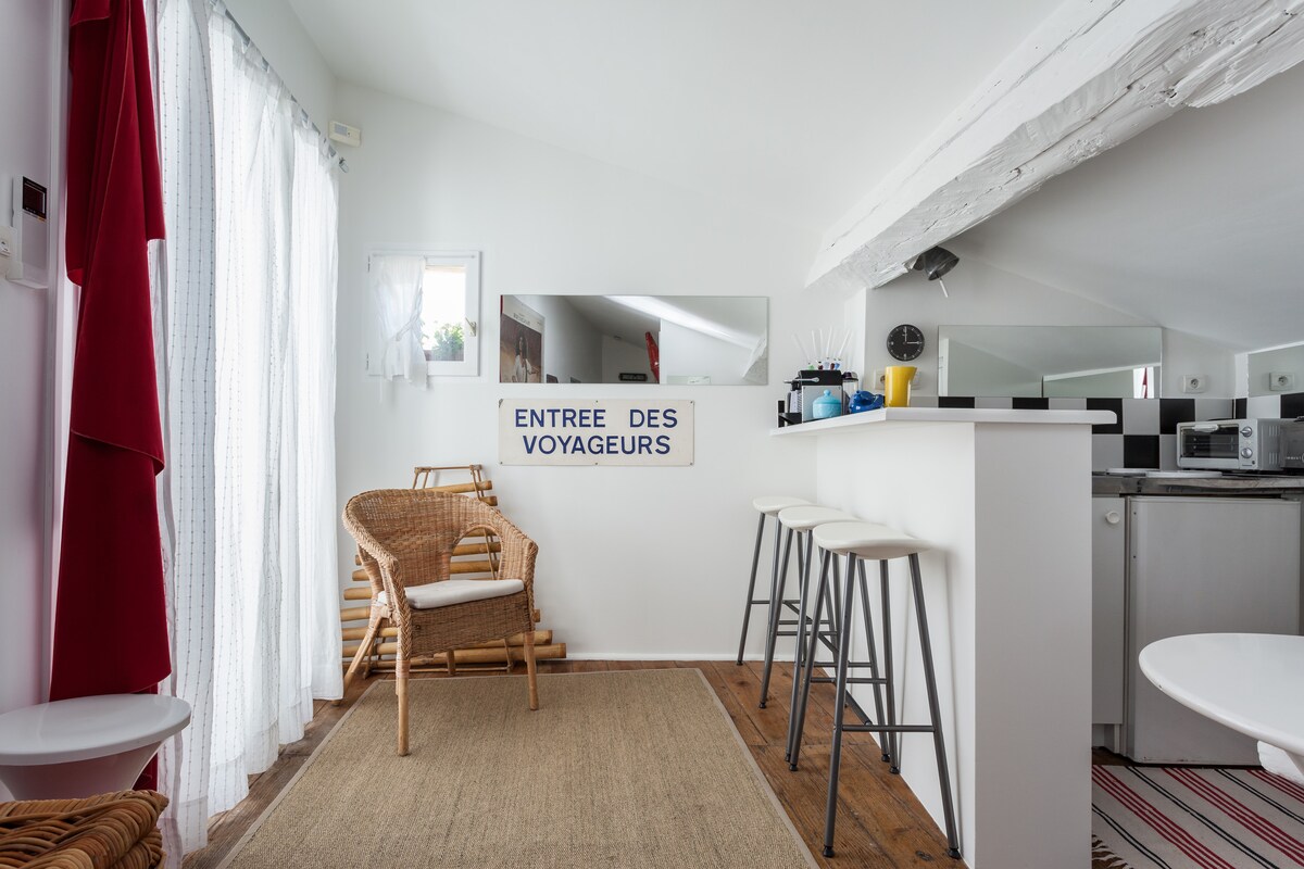Annonce Airbnb populaire: In the Ecusson (heart of the city) à Montpellier