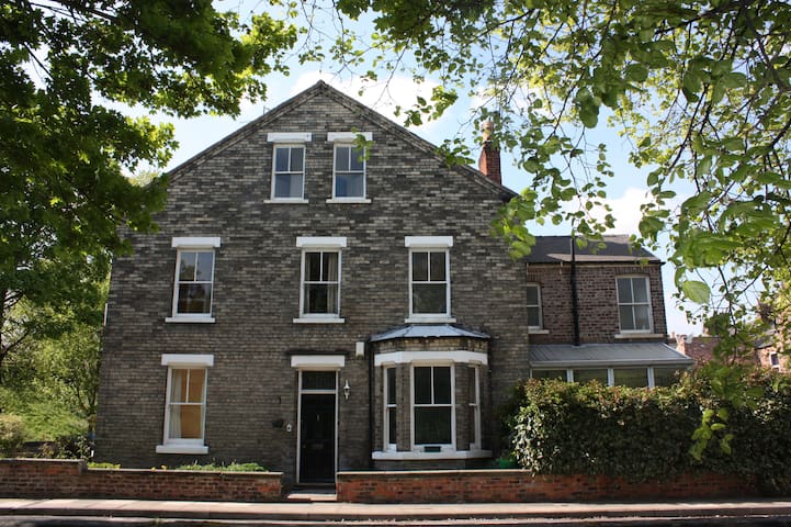 LoveYork ✯ Vincent Room ✯ City Centre