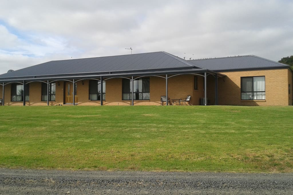 Modern farmhouse on 2 peaceful acres