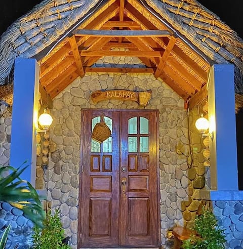 RL Puriran: Ivatan Stone House KALAPAY Garden View