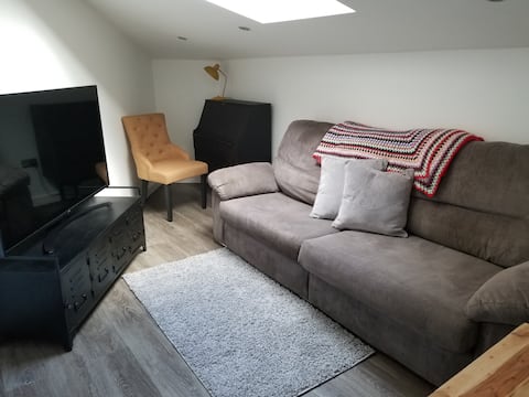Top Airbnb: Comfortable, convenient, self-contained studio in Birmingham