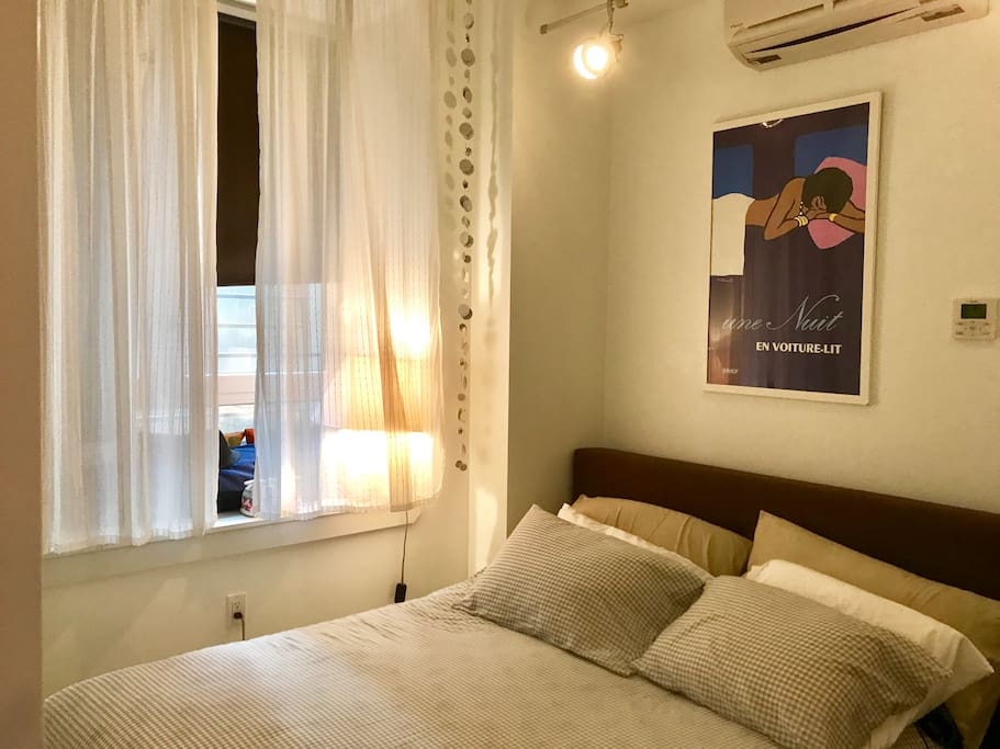 Queen size bed room