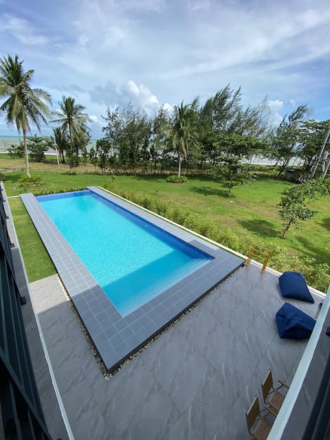 4-BR Villa Seaside Retreat w/ Pool Infanta, Quezon