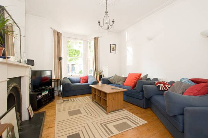 Large family house, great area, zone 2 gallery image 2