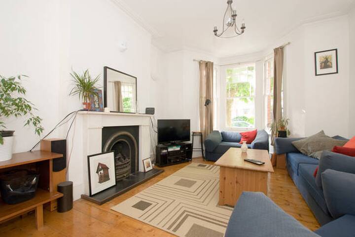 Large family house, great area, zone 2 gallery image 3