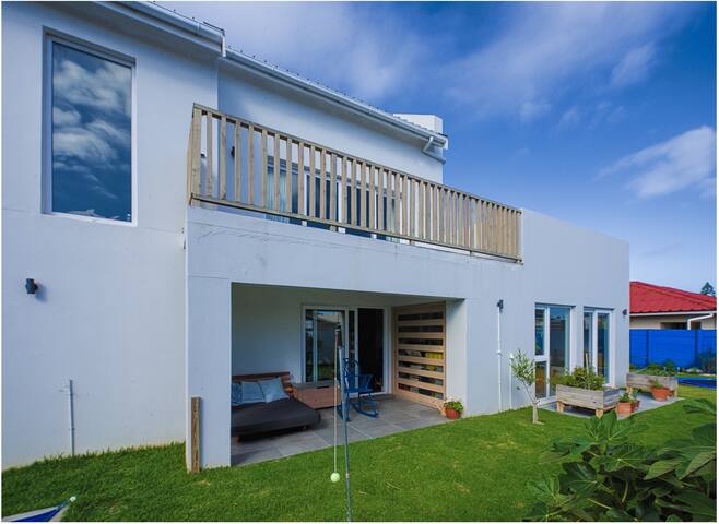 Family summer beach house near Cape Town gallery image 2