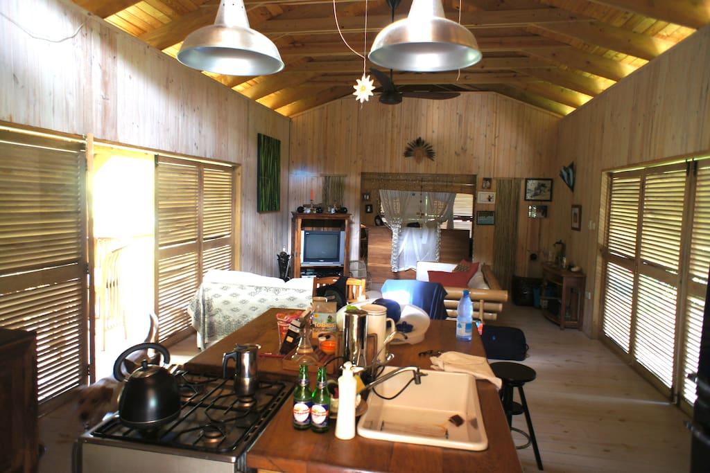 200m2 Loft mit Wohnküche, Lounge sowie schlafen und baden.