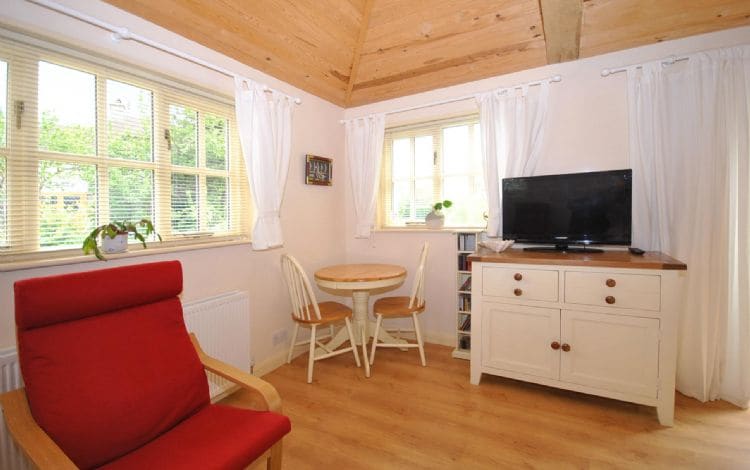 Popular Airbnb listing: The Boat House Retreat in West Sussex