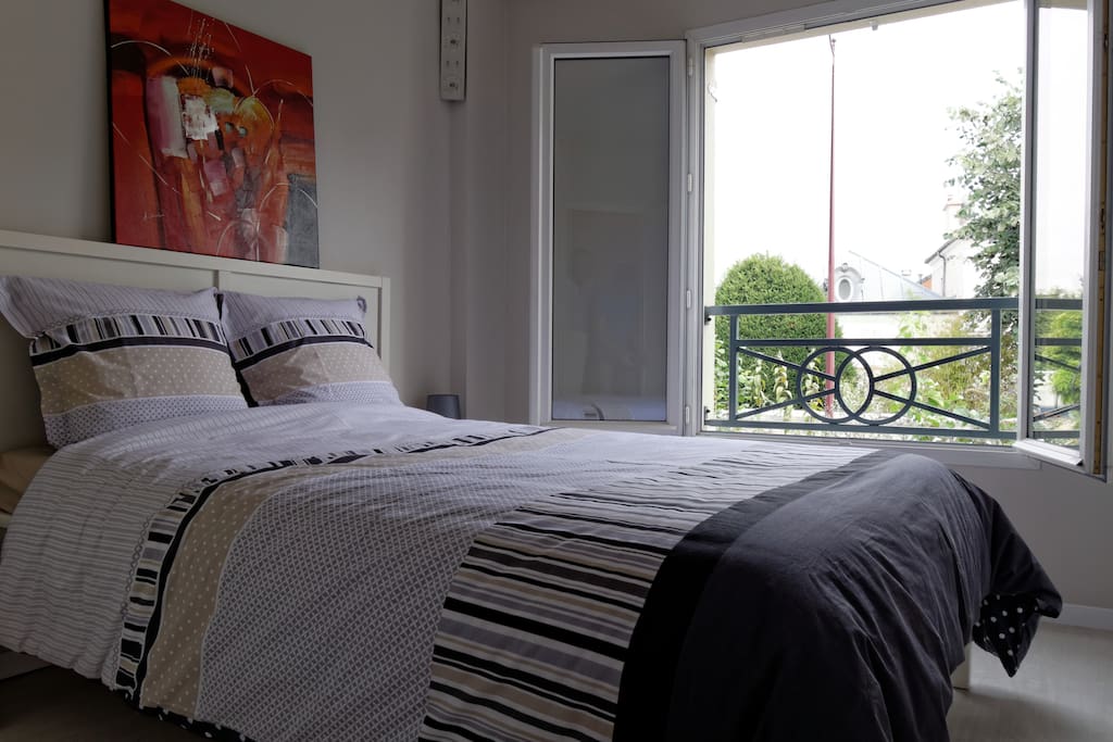 Chambre avec lit double