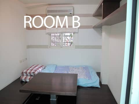 師大商圈 ShiDa  3 min or 300 m walk to Taipower MRT