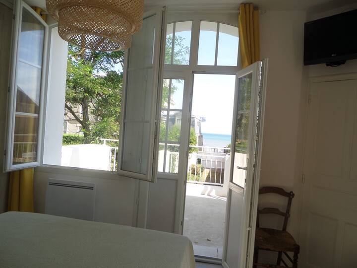 Habitación con vistas al mar con terraza privada