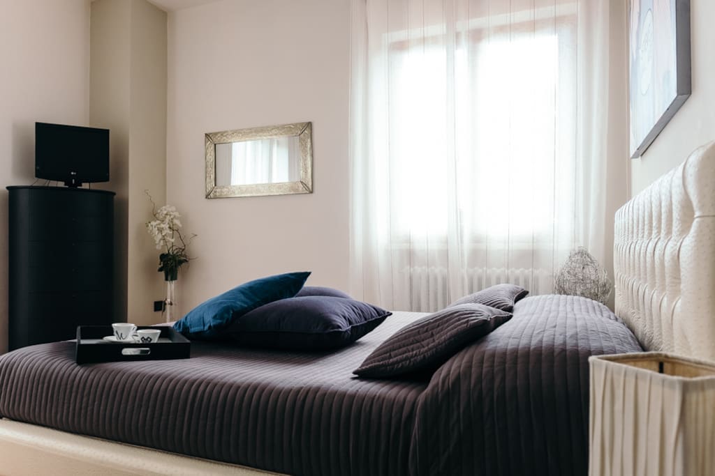 Magnolia b&b: Orchidea, angolo televisione.