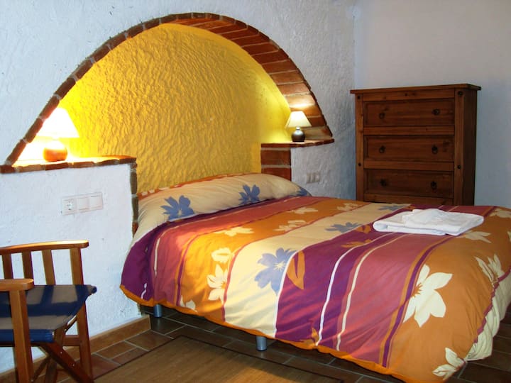 CAVE HOUSE WITH SWIMMING POOL Caves for Rent in Granada, Andalusia