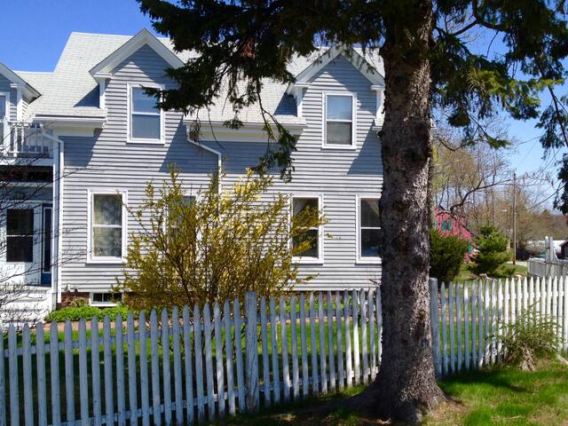 Available by the night on Peaks Isl