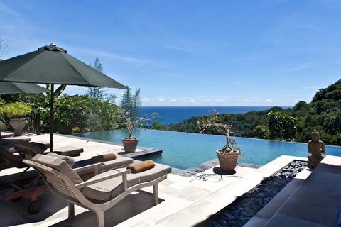 Bayu: Luxury villa with amazing sea view!