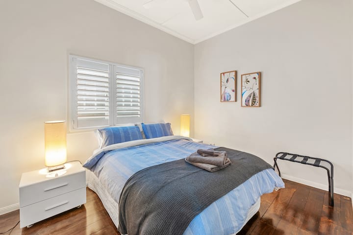 Голема втора спална соба