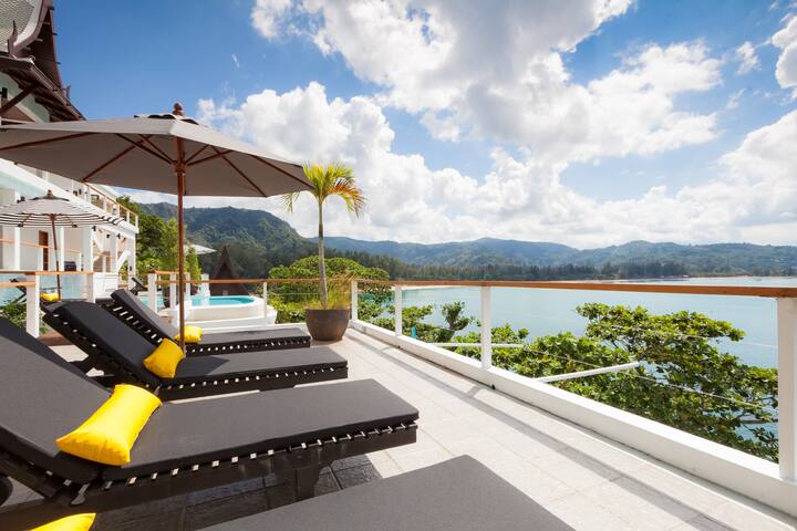 Great views over the bay from these sun beds!