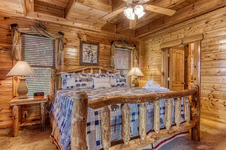 الجناح الكبير الثاني في الطابق الرئيسي. 