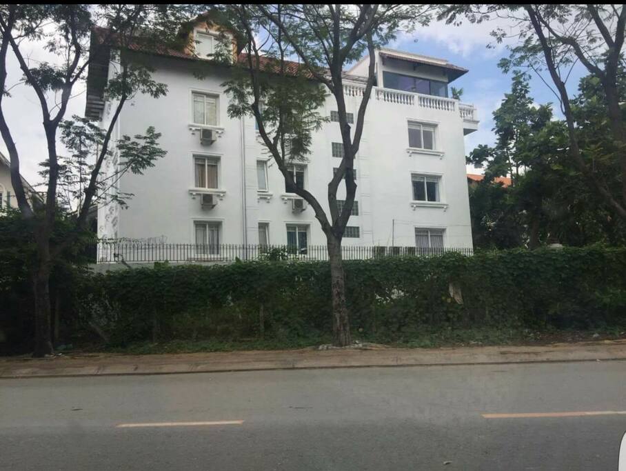 Easy to find villa on the street