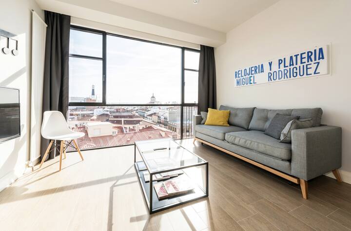 Დატკბით დივნიდან ხედებით.