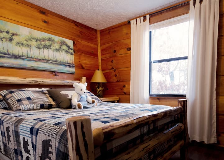 Прв кат Спална соба 2