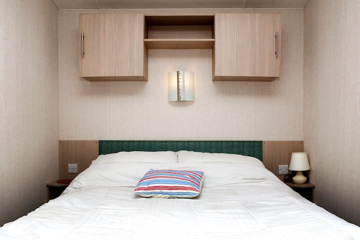 Acogedora habitación doble con hermosas vistas. Colchón Hypnos de buena calidad.