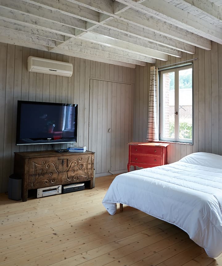 Kupitia chumba kilicho na TV Double exposure Valley na Aromathic Garden