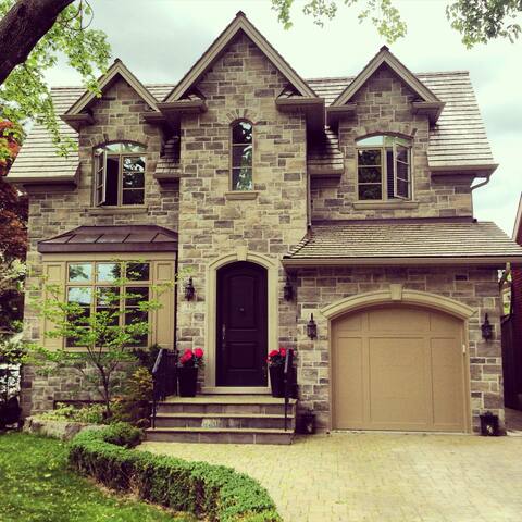 5 bdrm, 4.5 bath Stunning House in Midtown gallery image 2