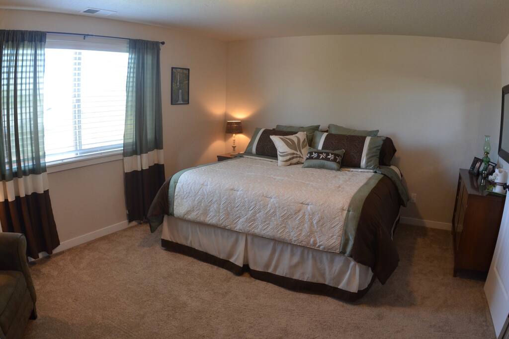 King Bed Guest Room