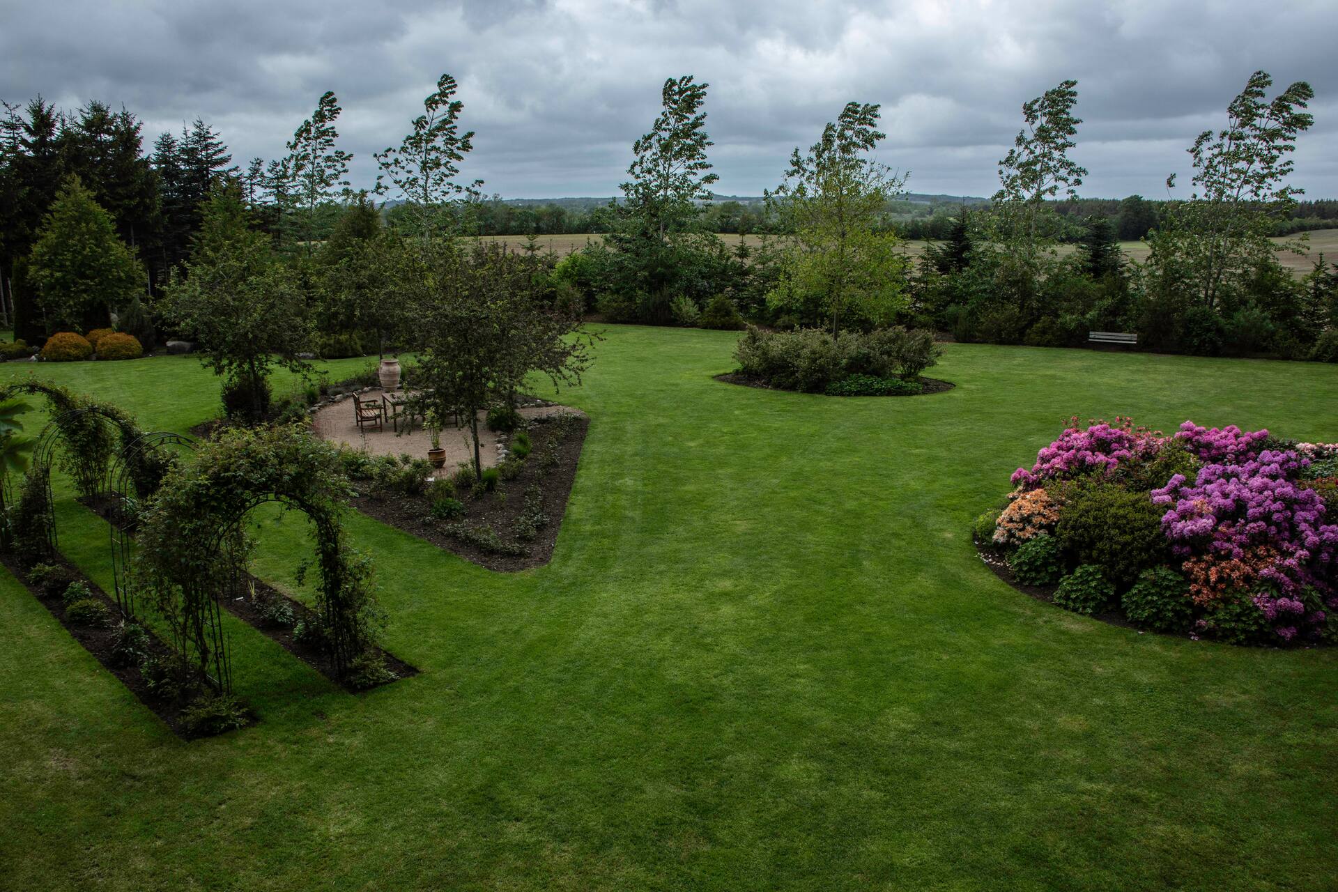 Open year-round for vacations and leisure activities in a large garden and park. — photo 5