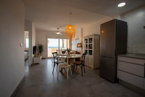 Apartment in front line of the beach