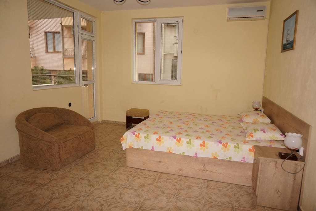 Double bed, can become 2 beds, sofa can be a 3rd bed