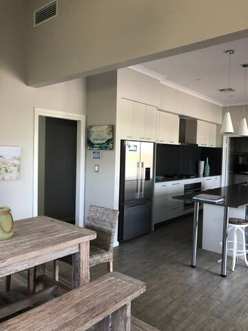 Supersize Family Beach Escape. Wow! gallery image 5