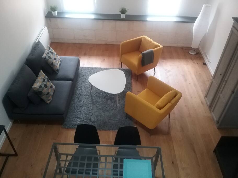 Salon vu de la chambre