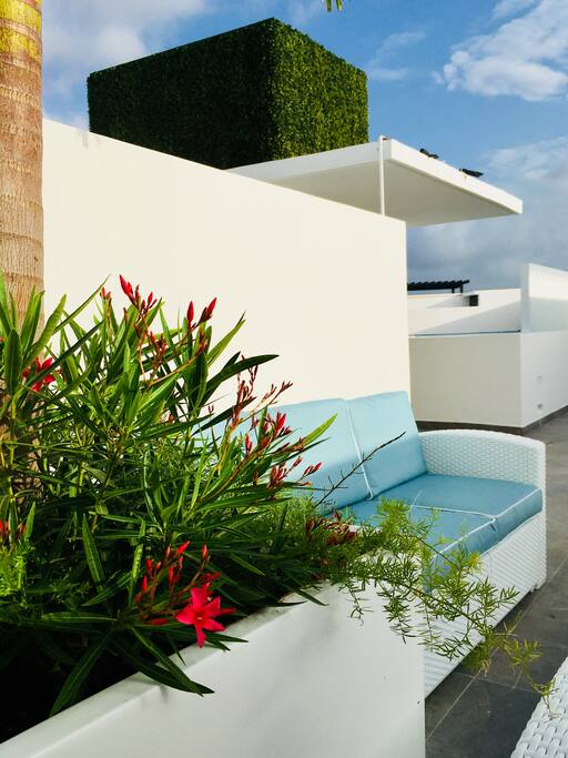 Roof top lounge area
