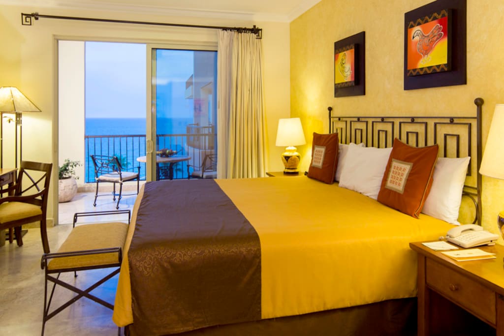 Deluxe Jr Suite can be double queen or king bed.