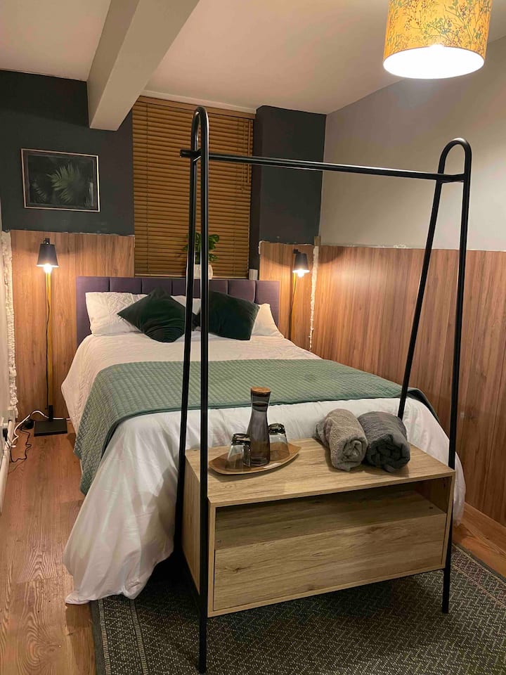 Двойна стая, наскоро ремонтирана 