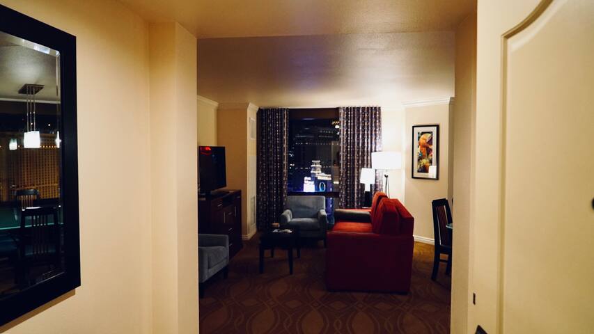 Luxury 2BR/2BA Penthouse Villa on Las Vegas Strip gallery image 5