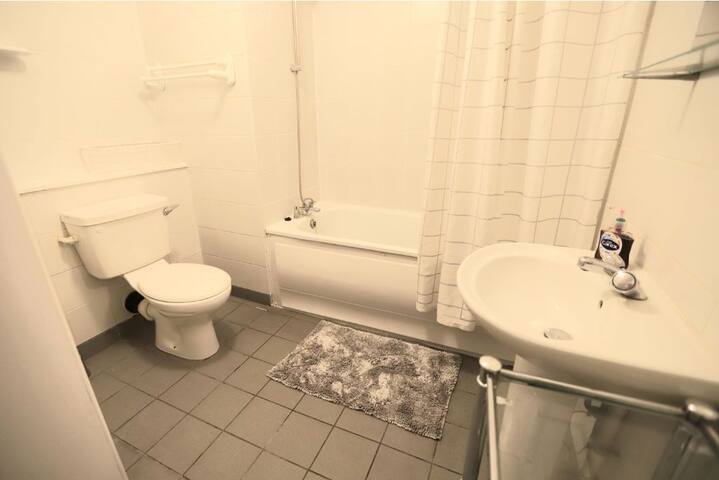 Temple Bar 3 bedroom Condo gallery image 2