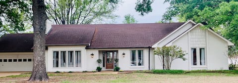Relaxing Home in Quiet Location