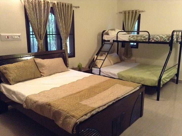 Village Villa - Classic Green