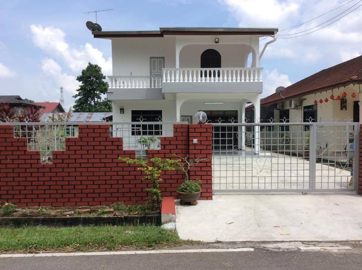 Ledang Guests House ( 砂益礼让民宿 )