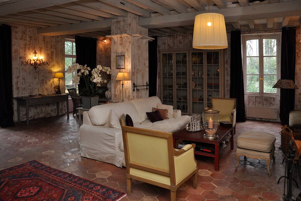 Un salon à la décoration raffinée!
