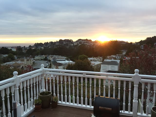 Skyview S.F. Beautiful house with amazing view.
